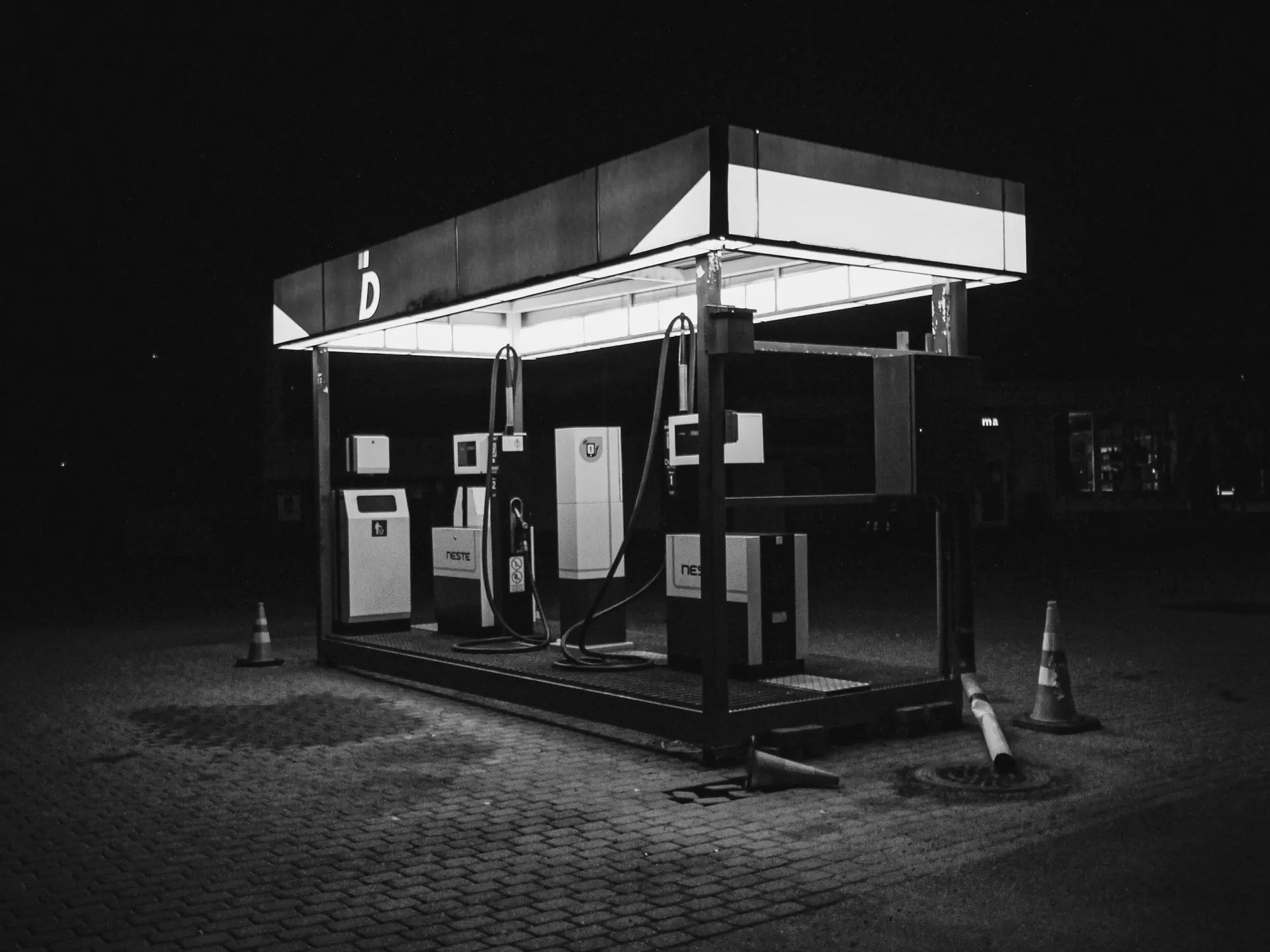 pexels-vaino-parjanen-1349888-3853870