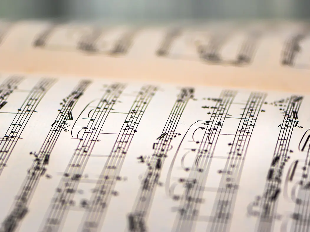 ri_ya-music-book-6168179_1280