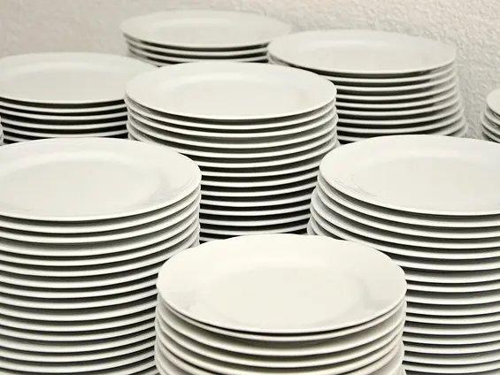 stack-of-plates-629987_640