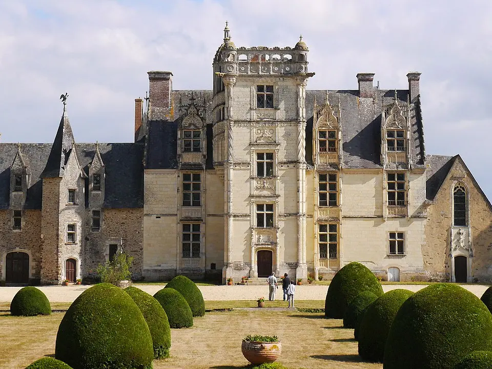 53_Chemazé_chateau_Saint_Ouen_enhanced