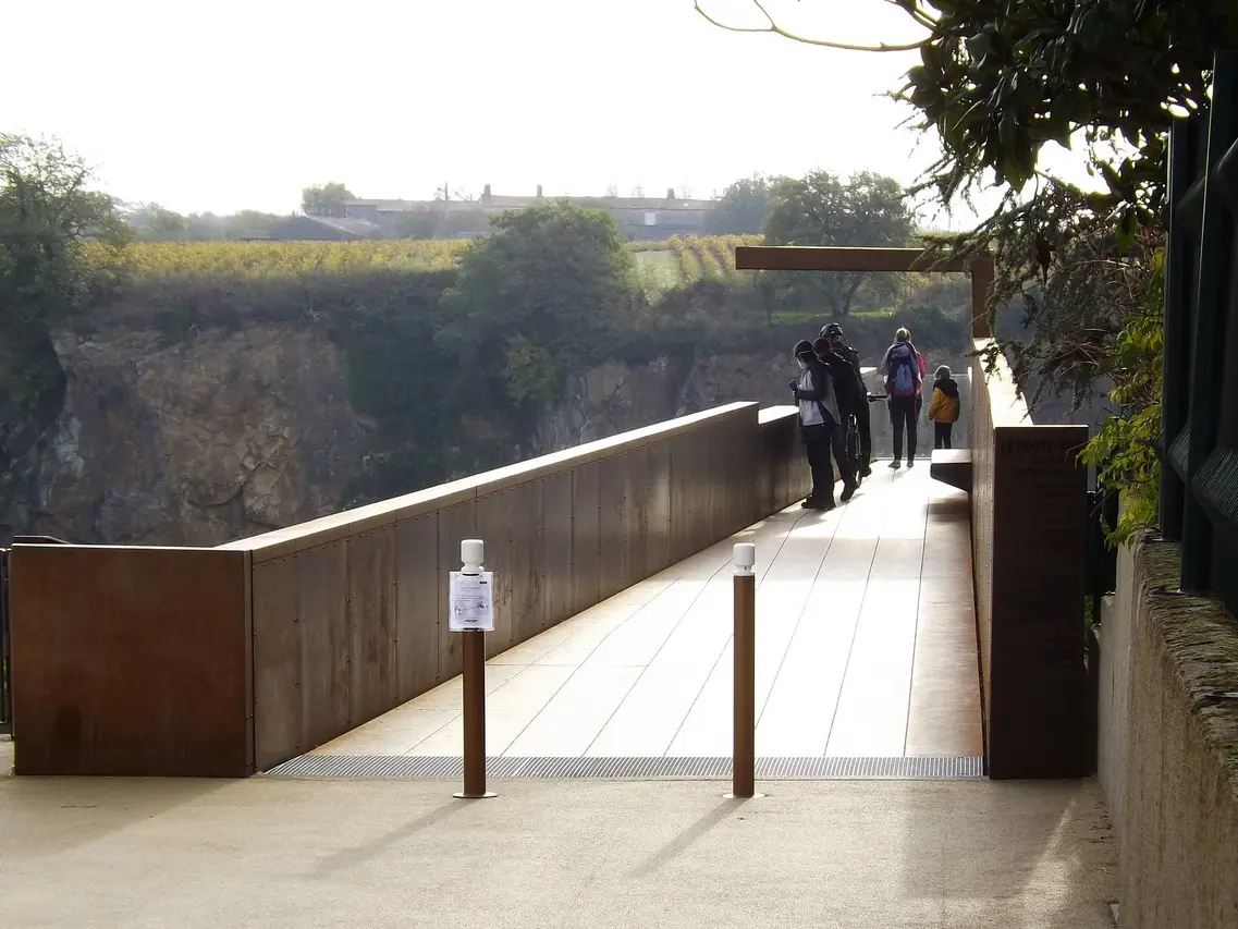 Porte-vue-pont-caffino-octobre-2020-le-vignoble-de-nantes-tourisme--1-