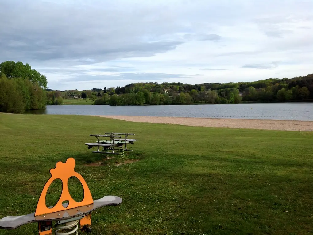 Plage du Lac du Coiroux