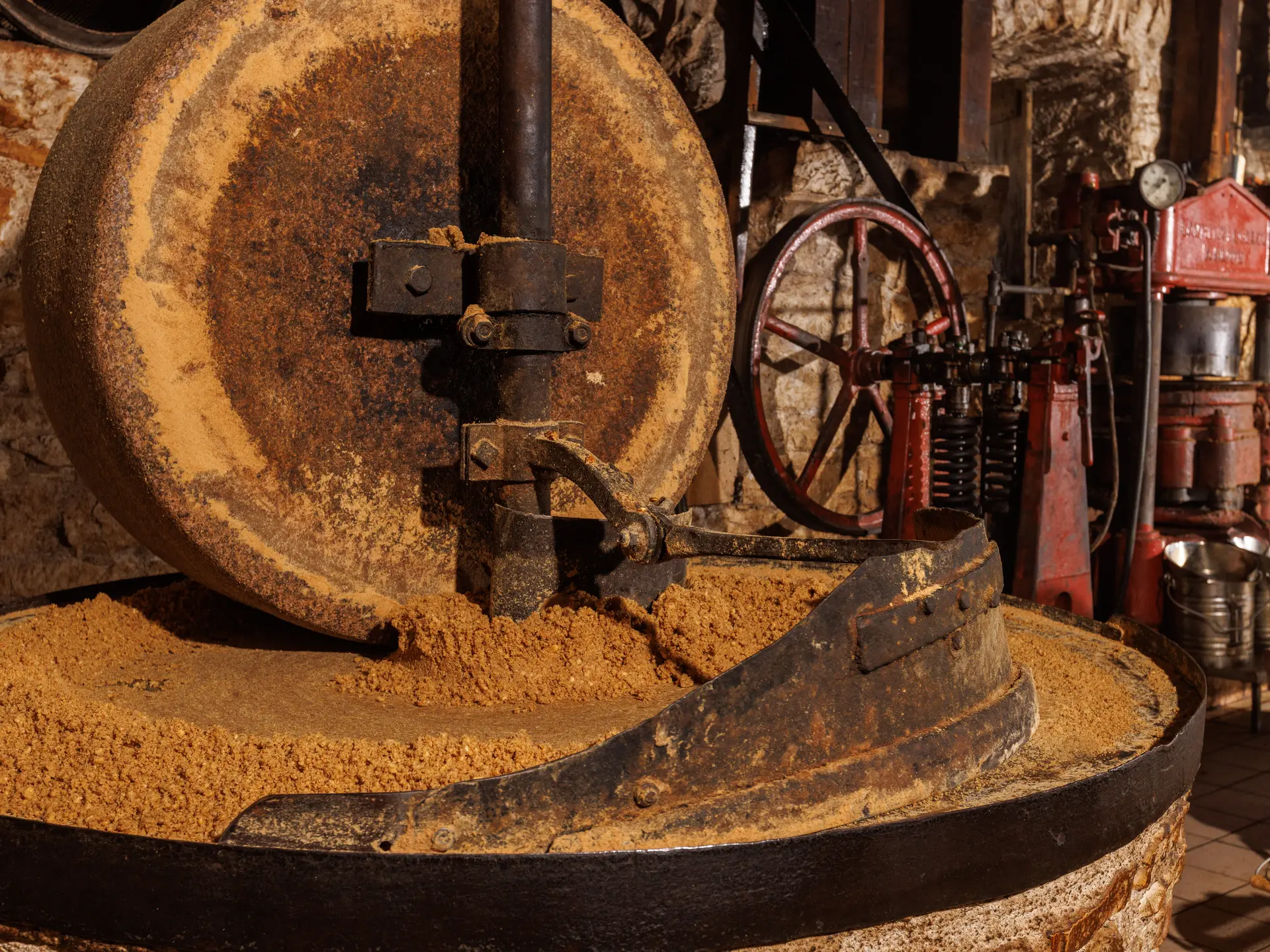 La_presse_du_Moulin_Castagne_a_Martel-Nicolas_Barbarin_-_Atelier_Castanea-5205