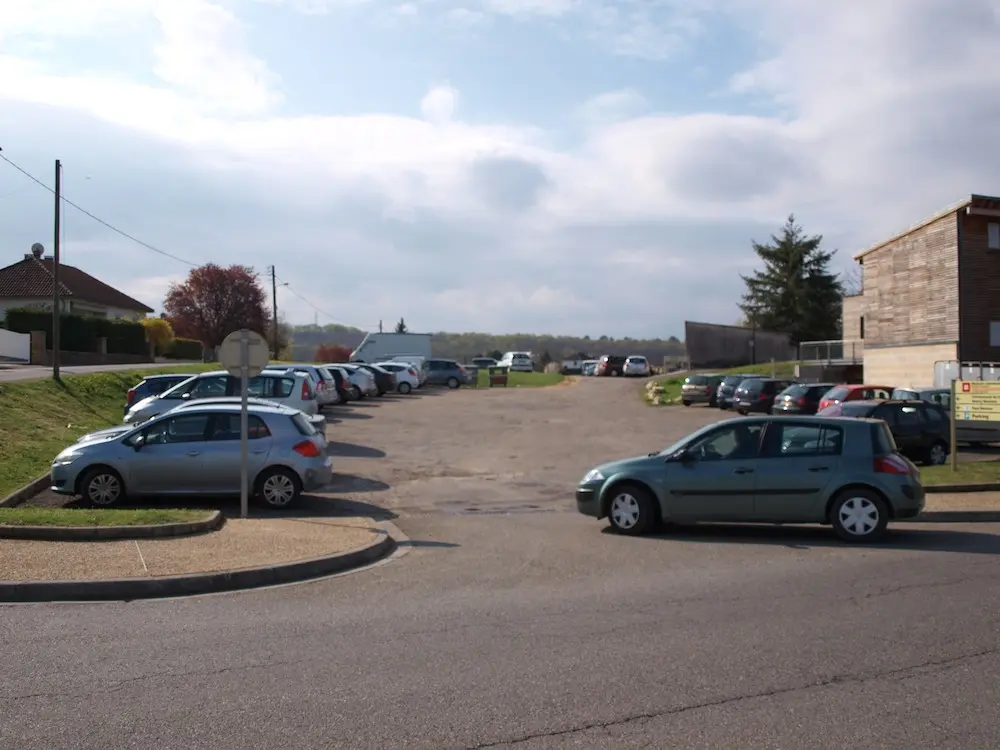 Parking Pont Gare Gourdon