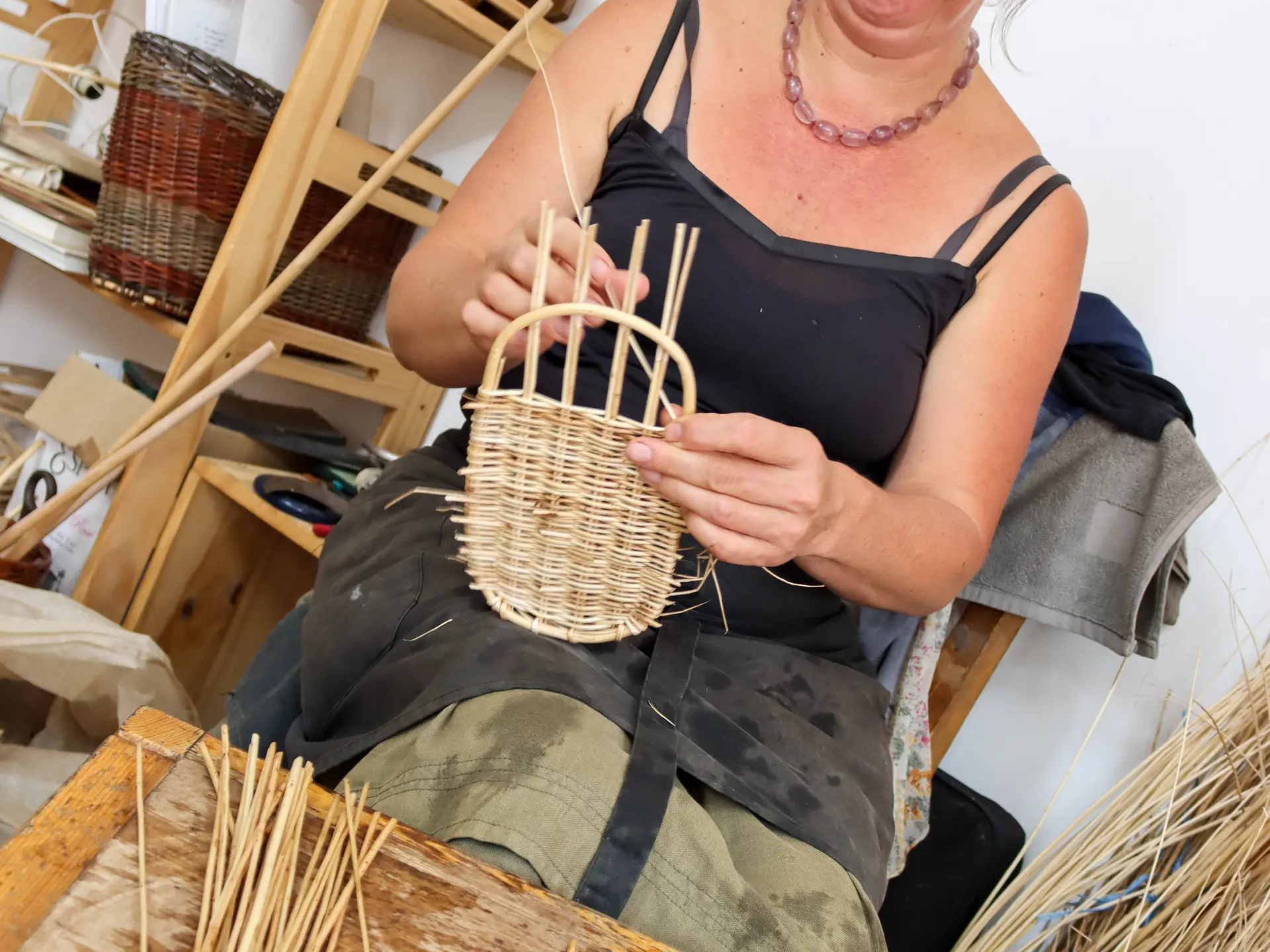 Atelier de Vannerie du Cele a Cabrerets dans le Lot. Metiers d'arts et artisanat.