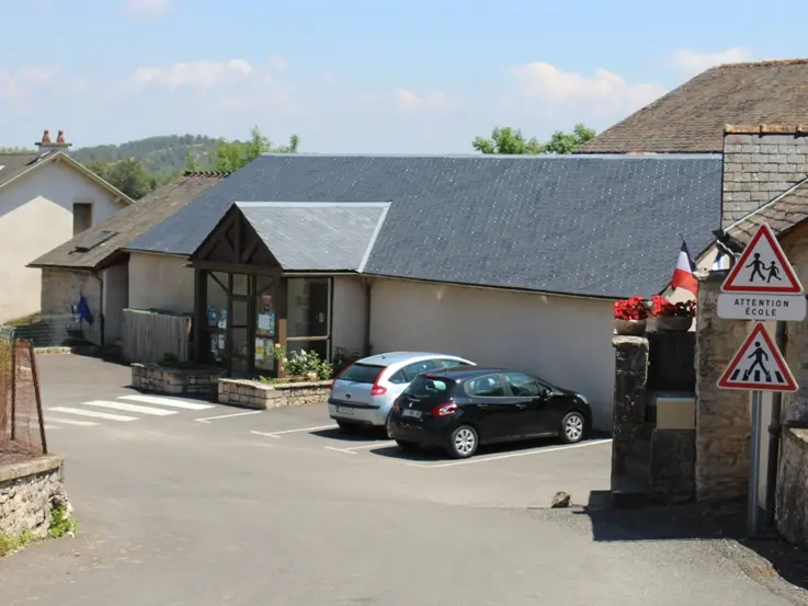 Salle des fêtes de st georges de lévéjac