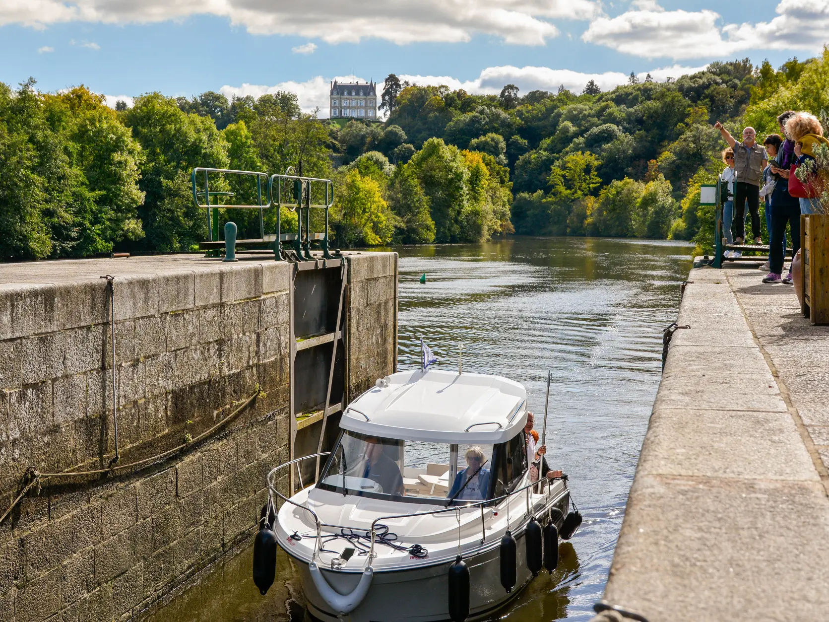 Ecluse_de_la_Benatre-La_Mayenne_(riviere)_Origne-CP-Emilie_D_-_Mayennne_Tourisme-1920px (1)