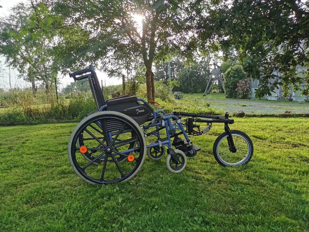 3ème roue pour fauteuil roulant