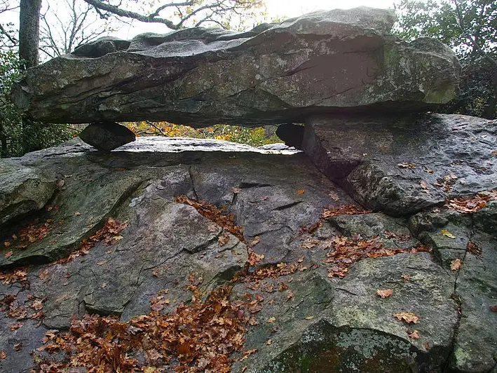 PNA53- La pierre des Diables à Sainte-Suzanne