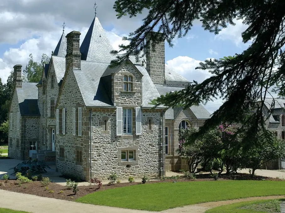 chateau-du-bourg-st-denis-gastines-53-1
