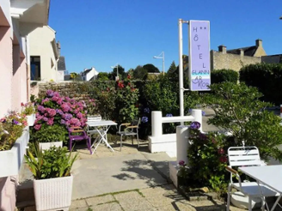 Façade-Hôtel-Glann-Ar-Mor-Arzon-Presqu'île-de-Rhuys-Golfe-du-Morbihan-Bretagne sud