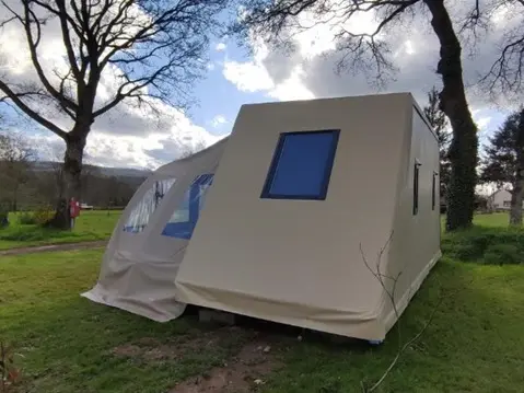 25_15_0845_CampingValFees_CaravaneVintage