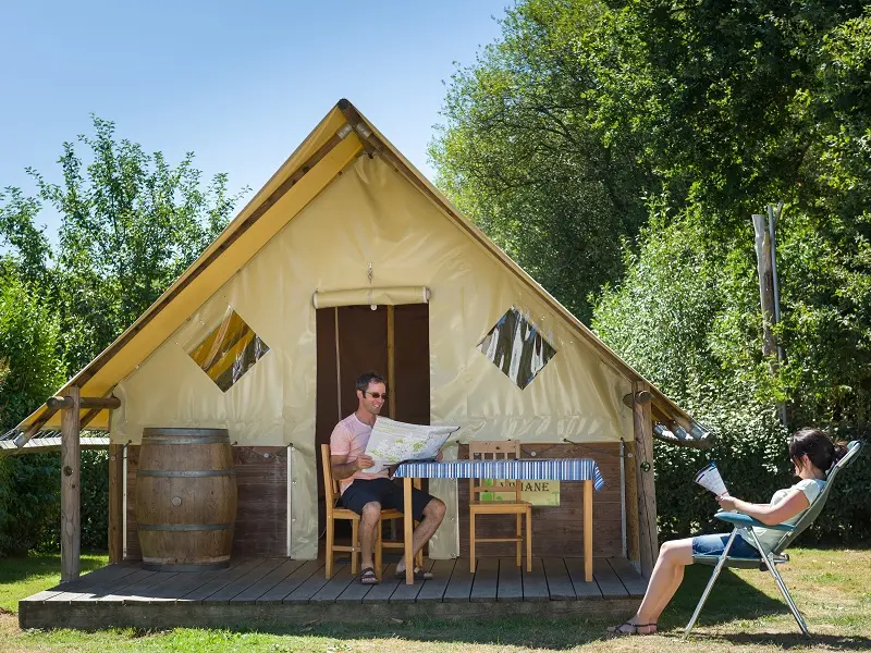 Camping vallée du Ninian - insolite - tente fée viviane - Taupont - Brocéliande