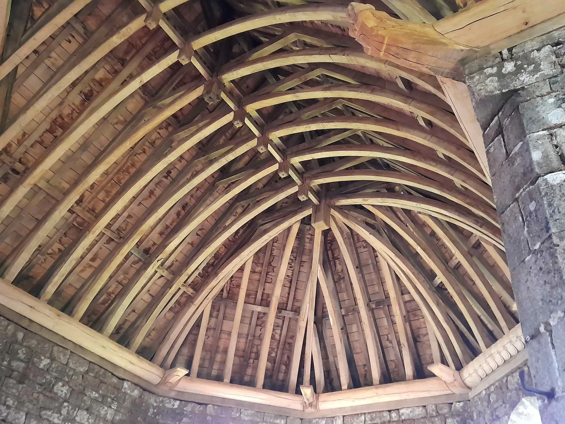 Charpente_de_la_chapelle_Trinite_Lanvenegen© RMCom