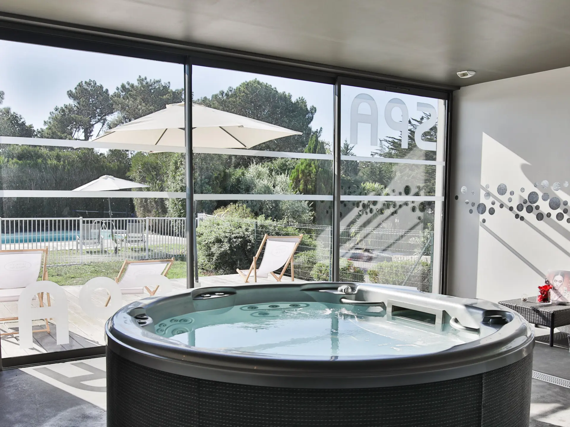 JACUZZI-ROND-min