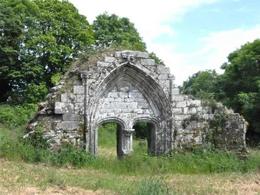 Chapelle-Vestiges-Saint-Maude-Plouray-Pays-Roi-Morvan-Morbihan-Bretagne-Sud