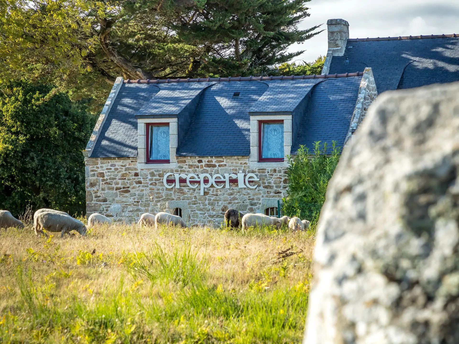 exterieur-creperie-chez-marie-carnac_copyright-philippe-meunier