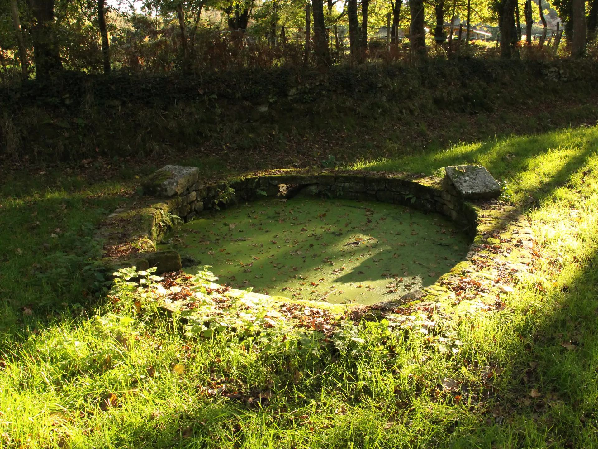 Fontaine de Cloucarnac et son lavoir