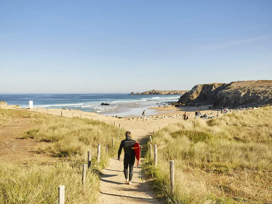 port-bara-surfeur-saint-pierre-quiberon