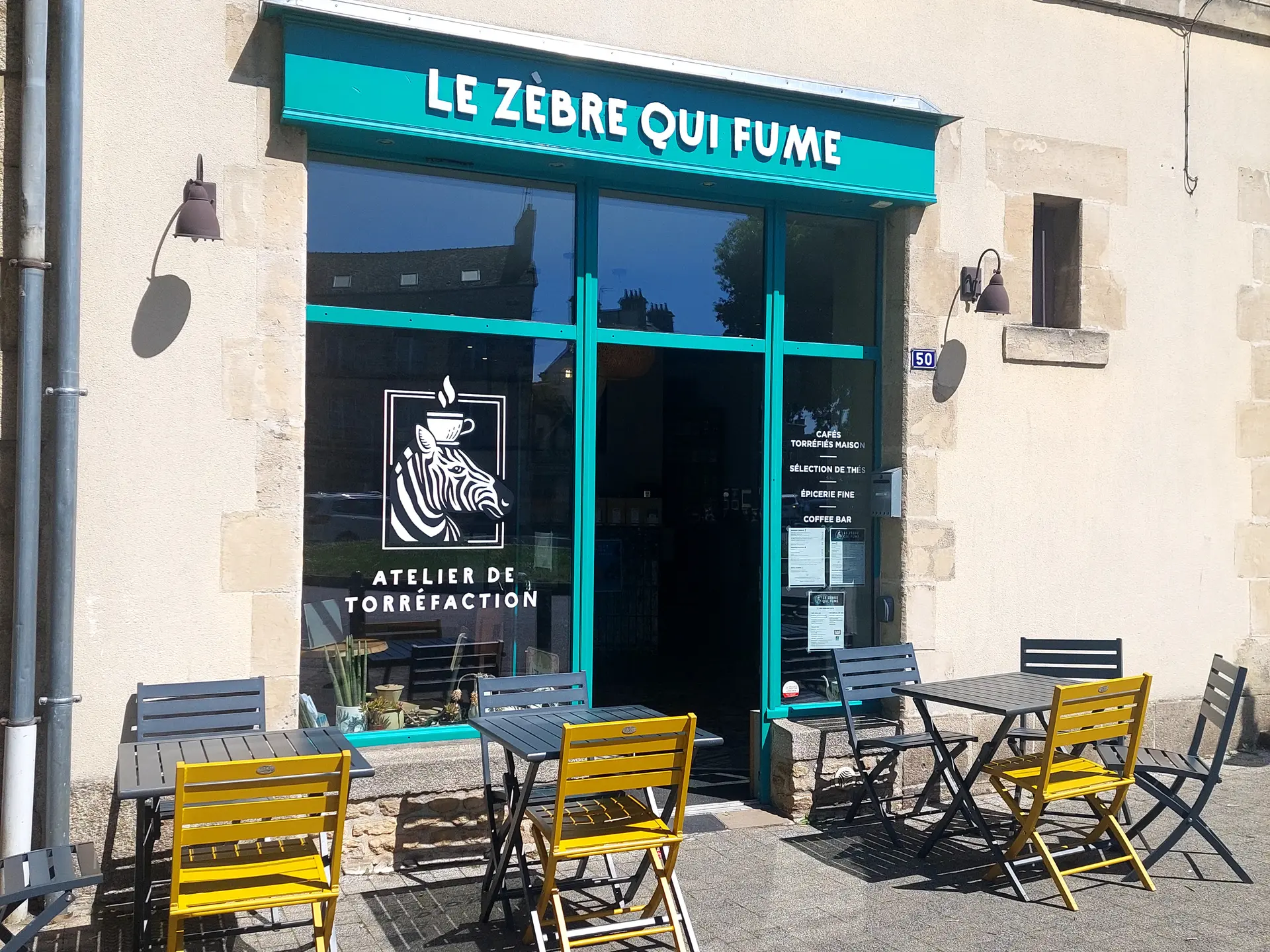 FACADE ZEBRE