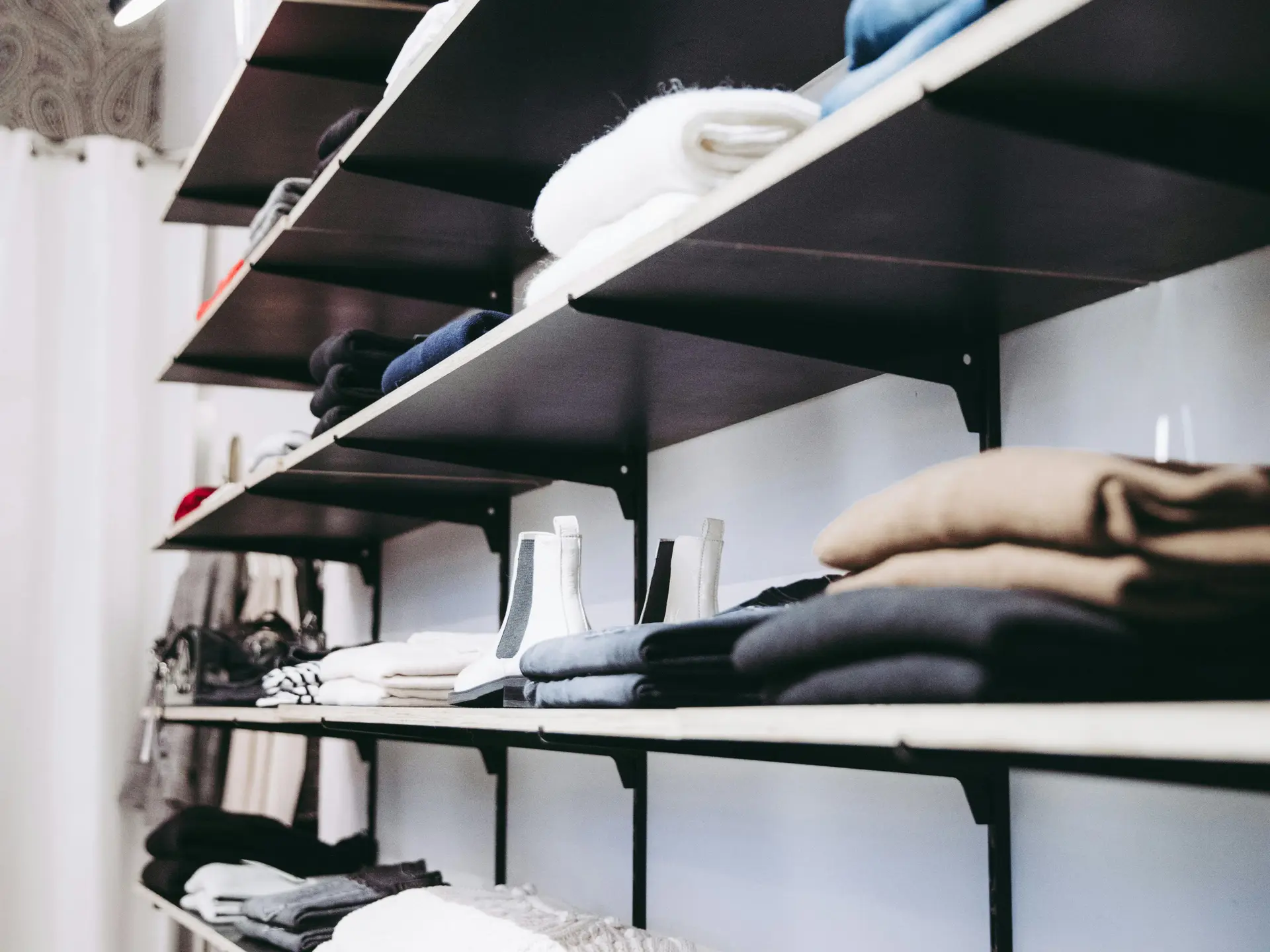 pexels-bohlemedia-1884579