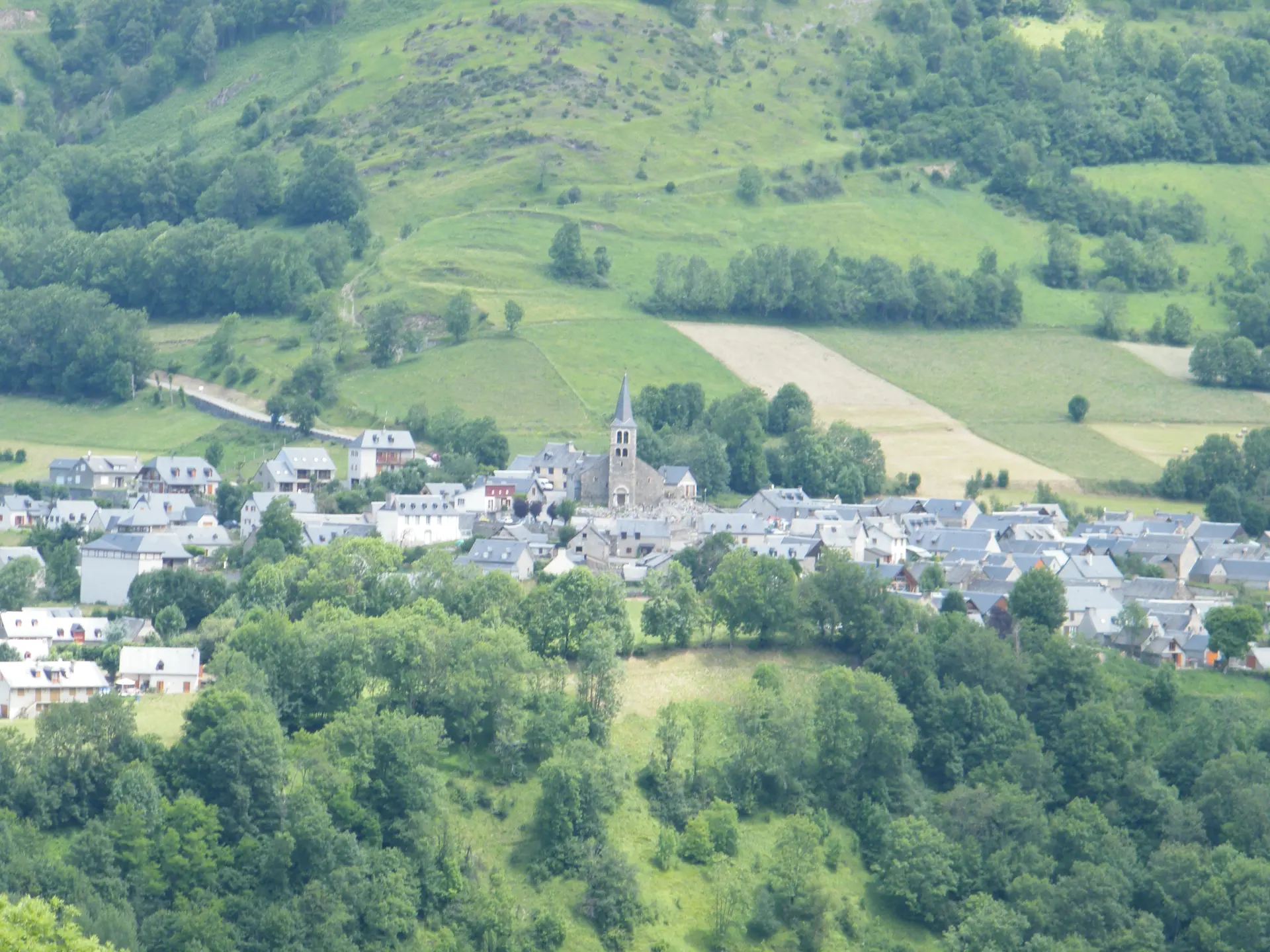 Le village d'Azet