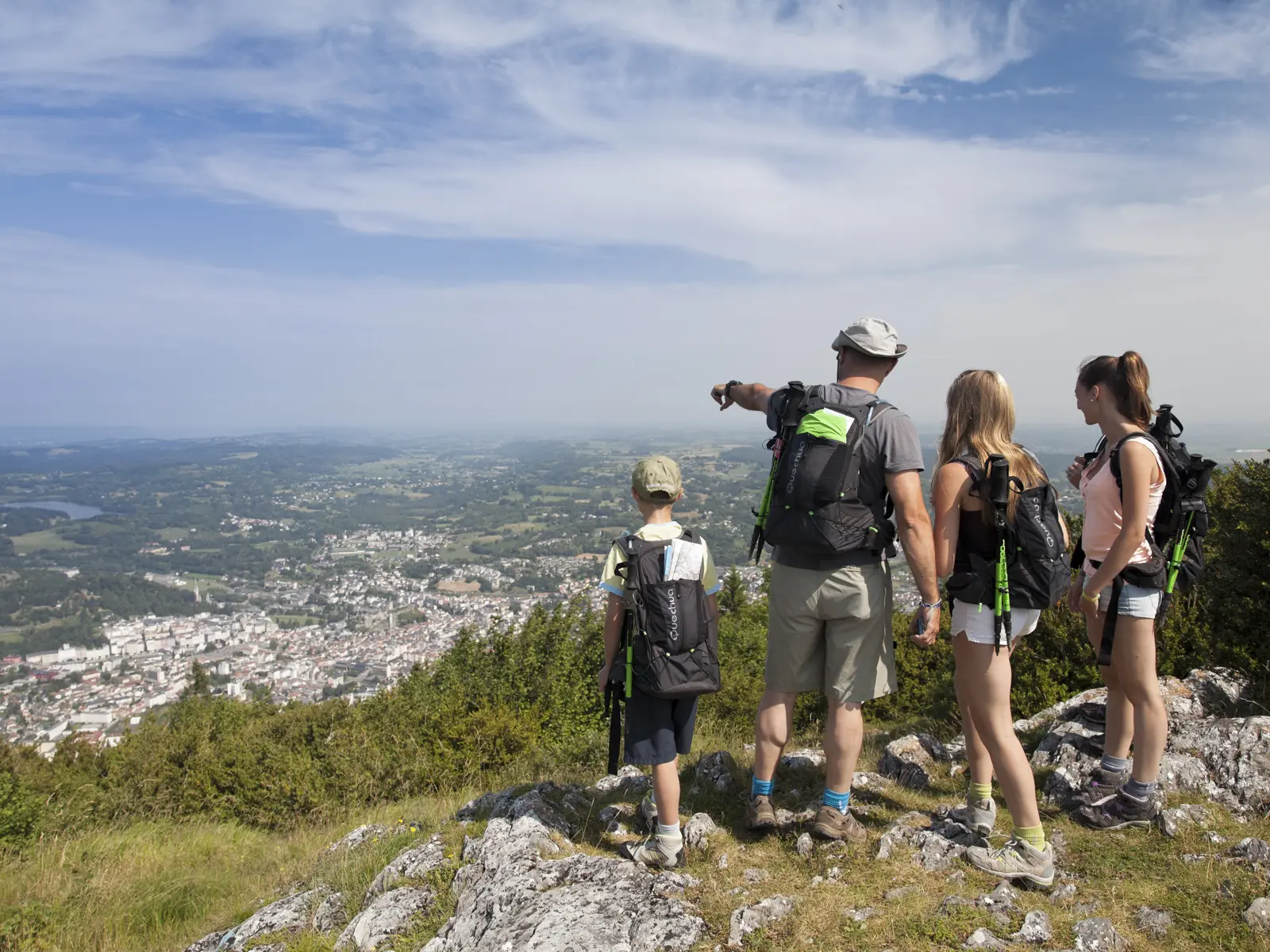 Pic du Jer - Famille randonneurs 1_BD©P. Vincent-OT Lourdes_2013