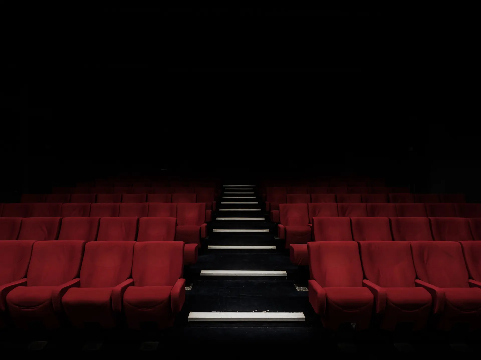 cinéma felix-mooneeram-unsplash