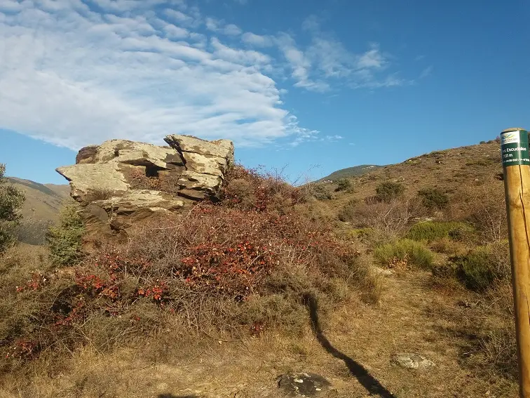 Vue sur le Roc de les Escudelles_1