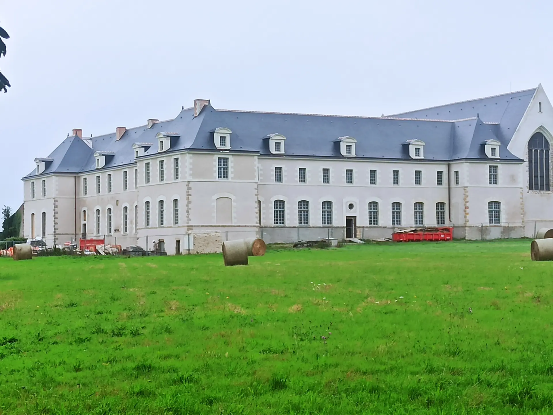 Abbaye Blanche couronne-vue générale 2023 08 02