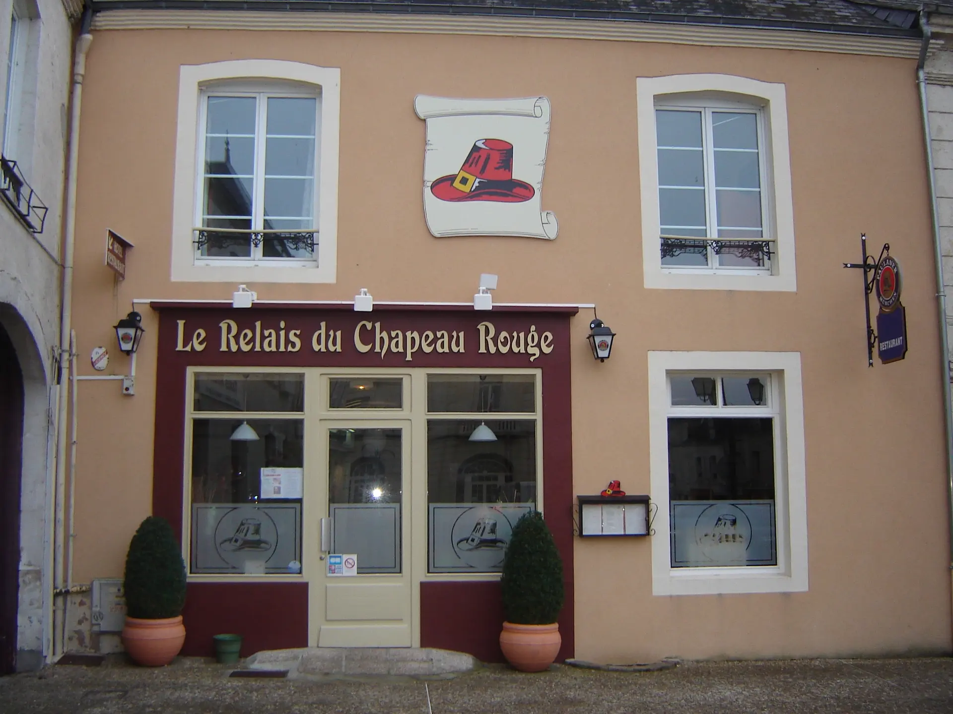 RES-72-Le-Relais-du-Chapeau-Rouge