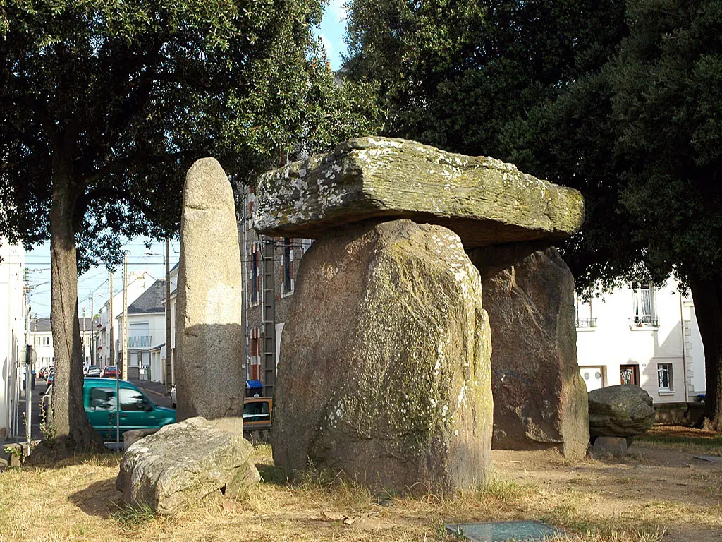 PCU44-dolmen