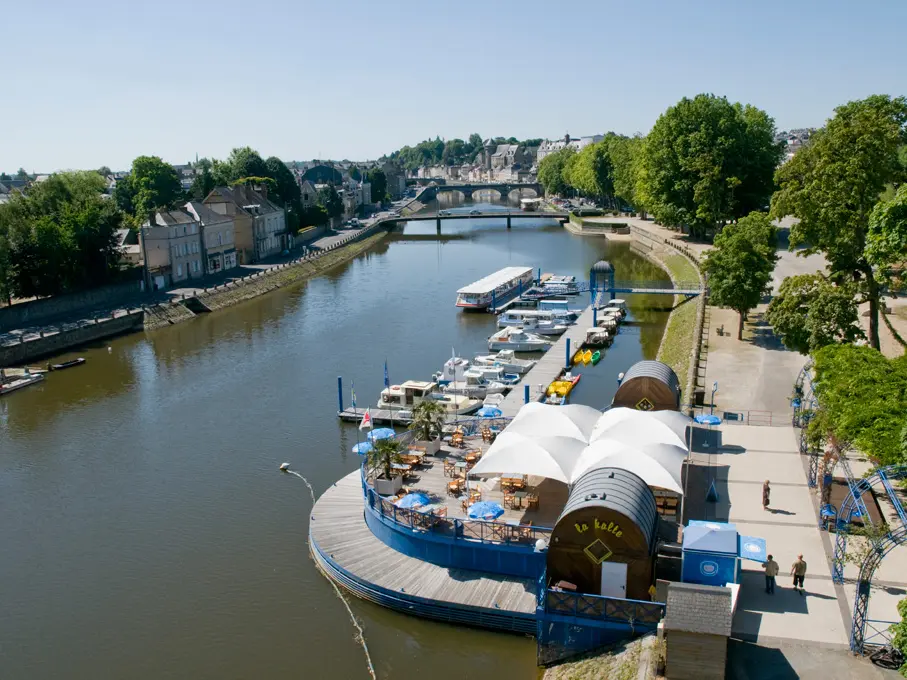 Halte fluviale sur la rivière la Mayenne à Laval