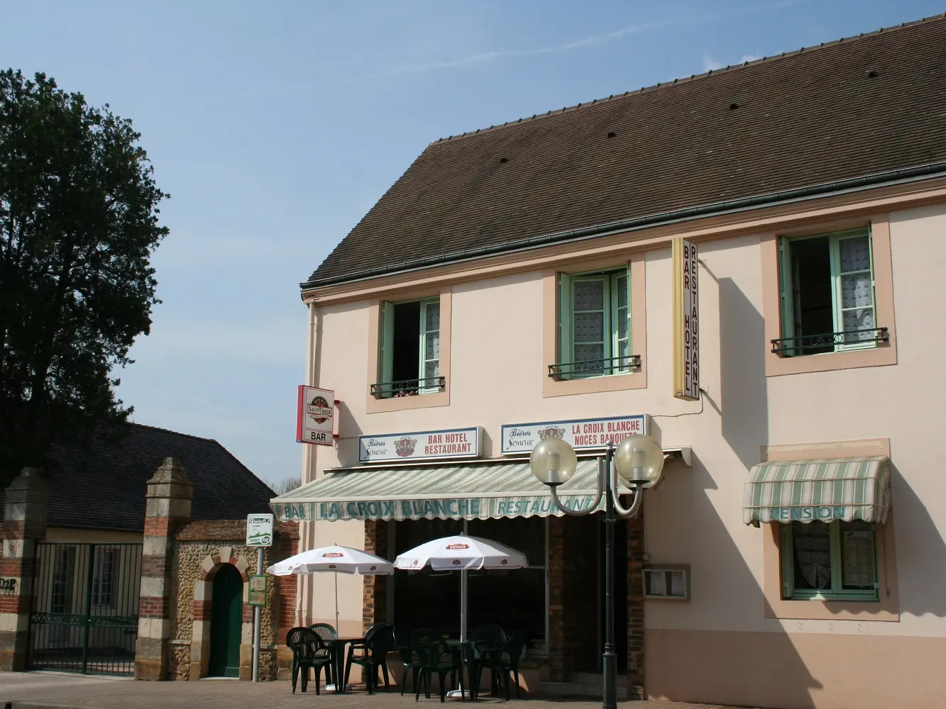 hotel-la-croix-blanche-le-luart-2-2