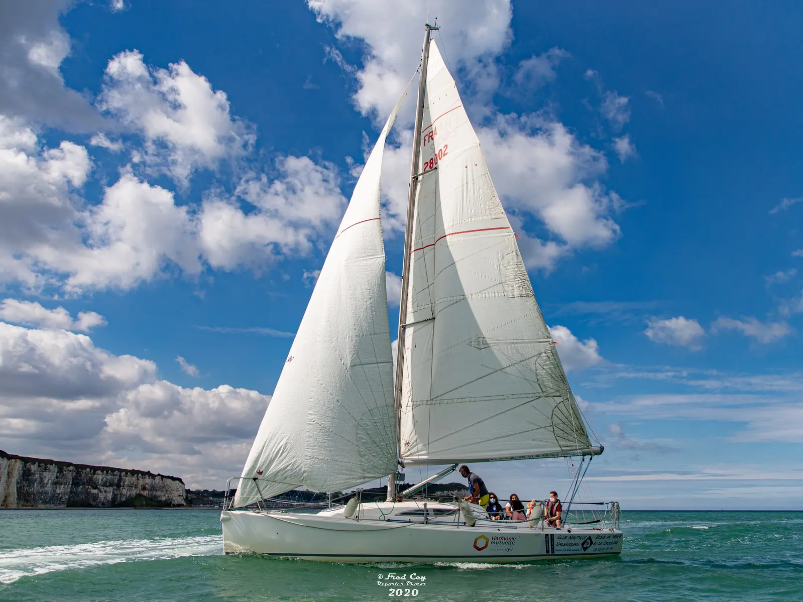 Voilier sur la côte d'Albâtre