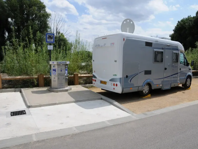 Aire de stationnement - Oissel