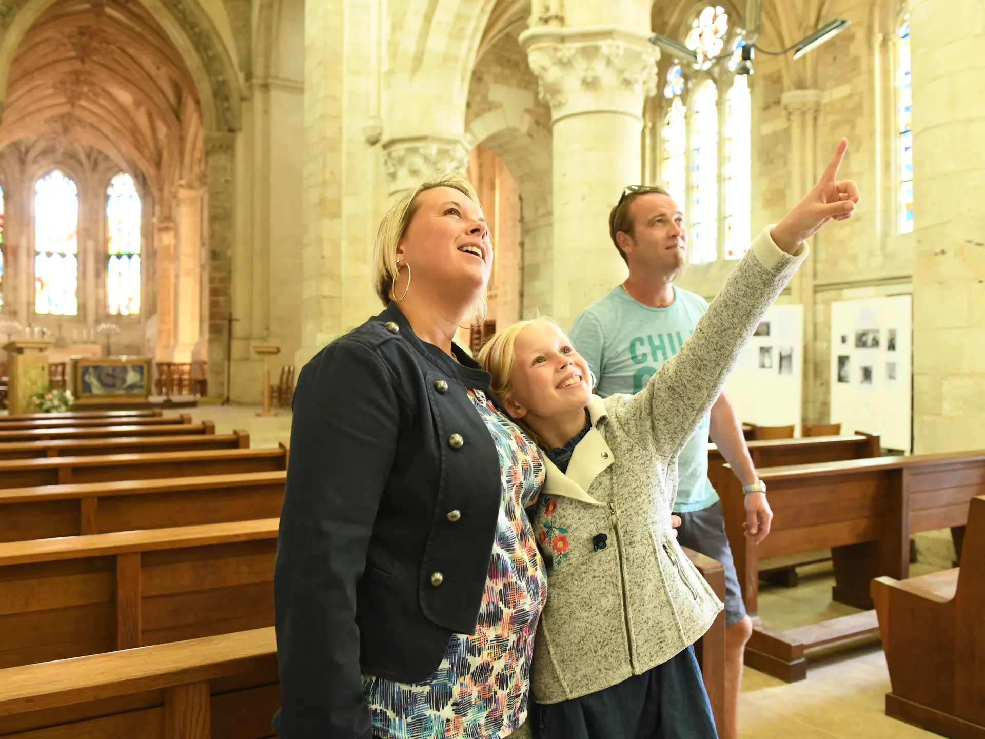 Visite de la Collégiale d'Auffay en famille