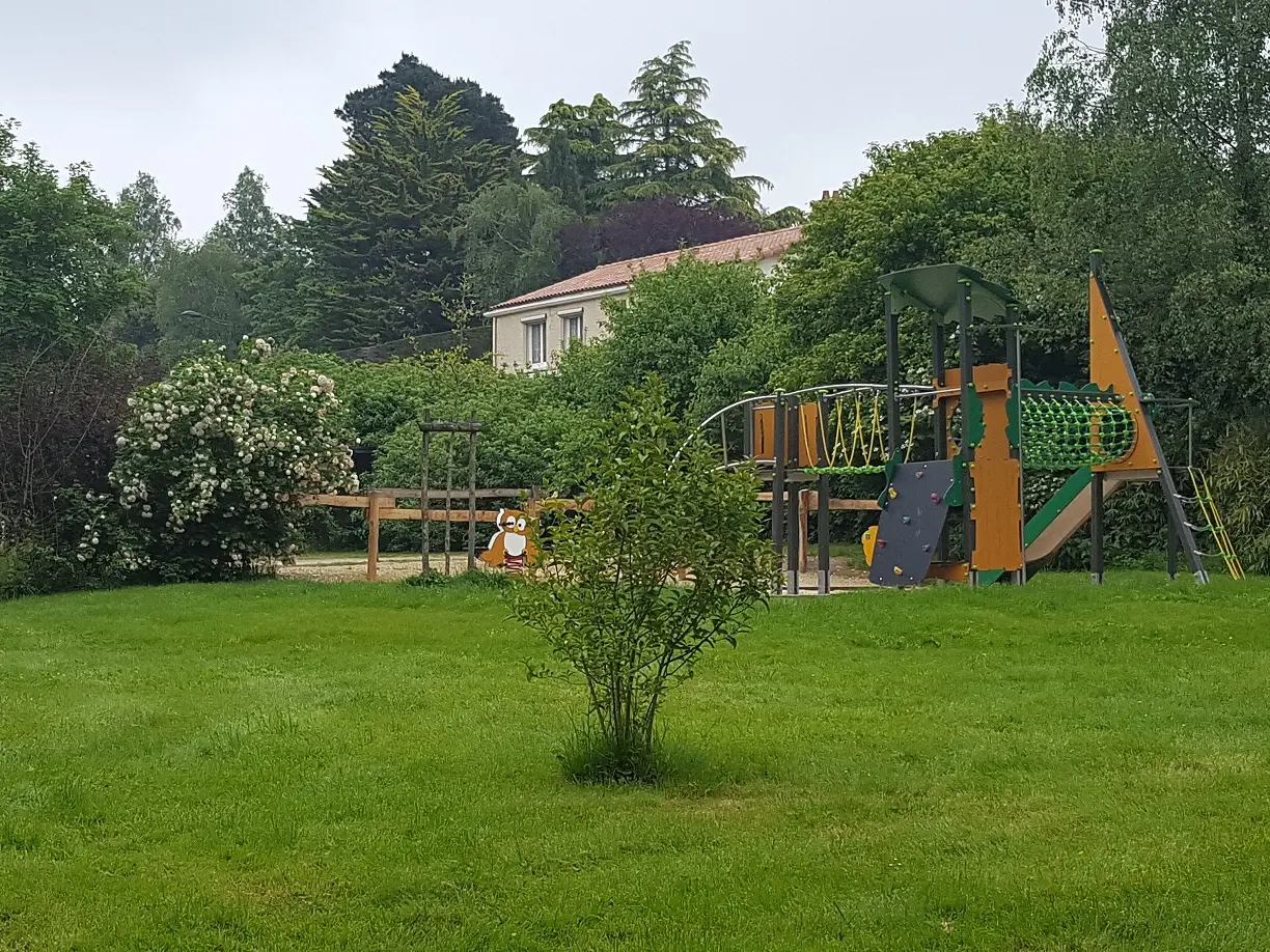 Aire-de-jeux- Antigny - 85