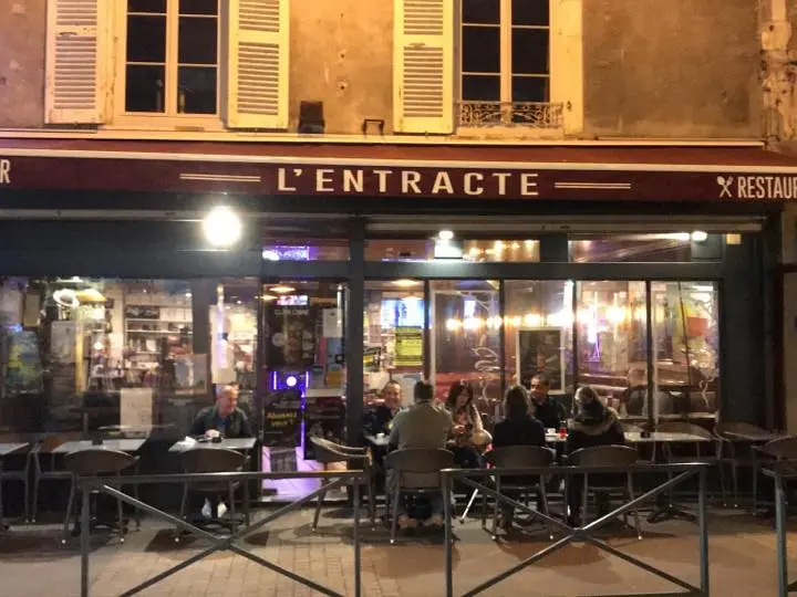 bar-l'entracte-fontenay-le-comte-85200-2