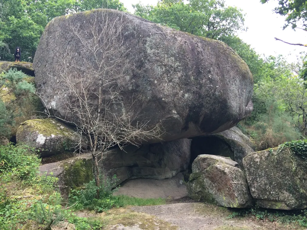 Abri de la Roche aux Fées