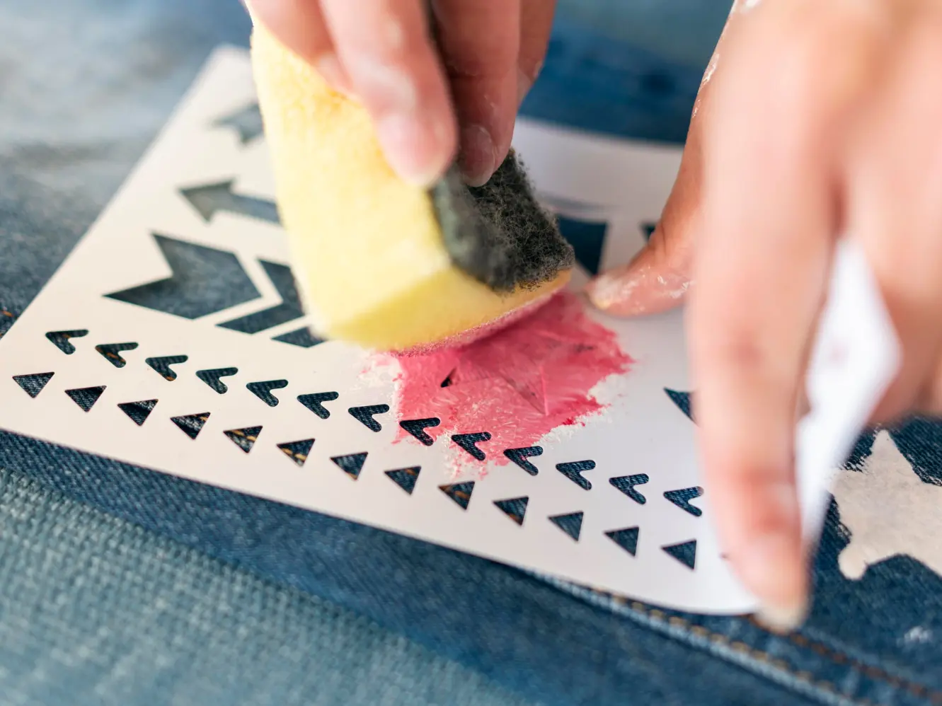 Les ateliers des enfants : Poichoir sur toile