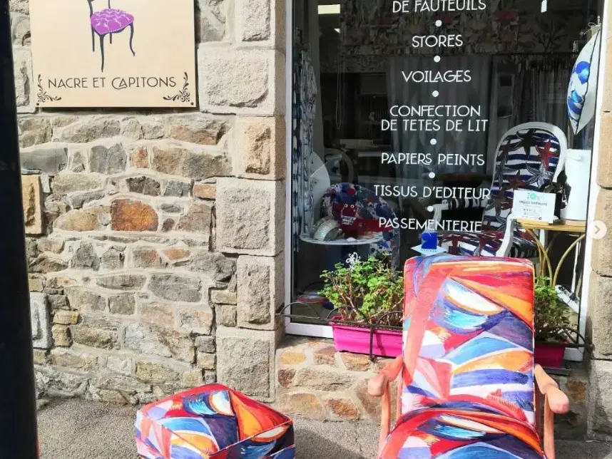 Tapissier Nacre et Capitons