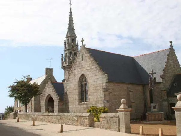 Eglise Saint Léonore et Sainte Anne