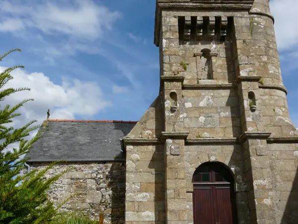 Eglise St Pierre Coatreven