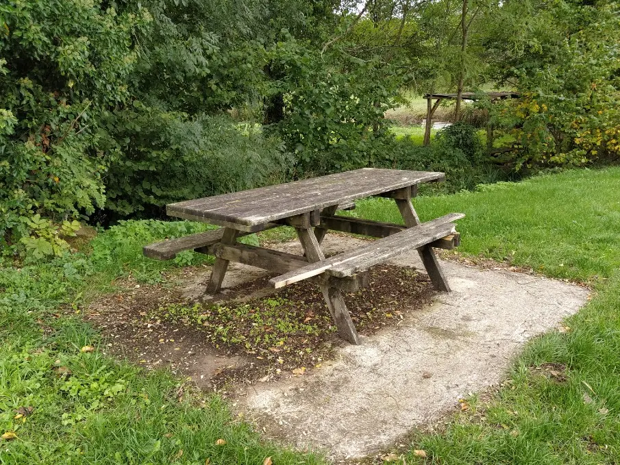 Monsac près du lavoir