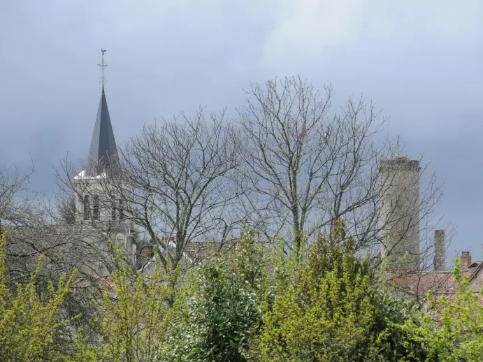 Piégut-Pluviers   la Tour et l'église