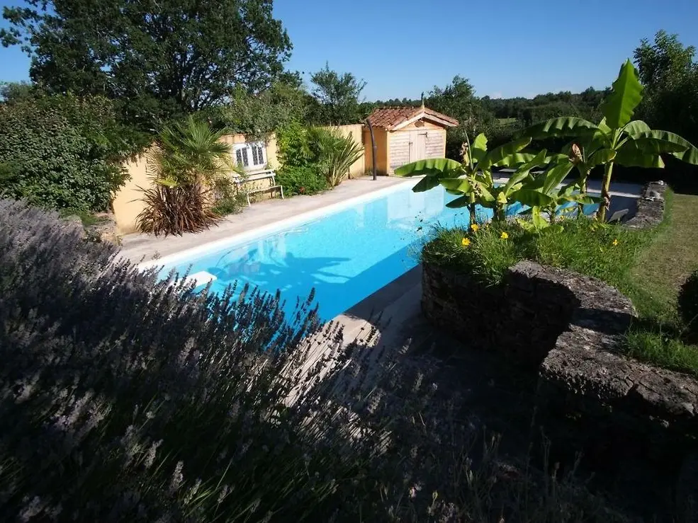 Piscine gite Le Peyrot