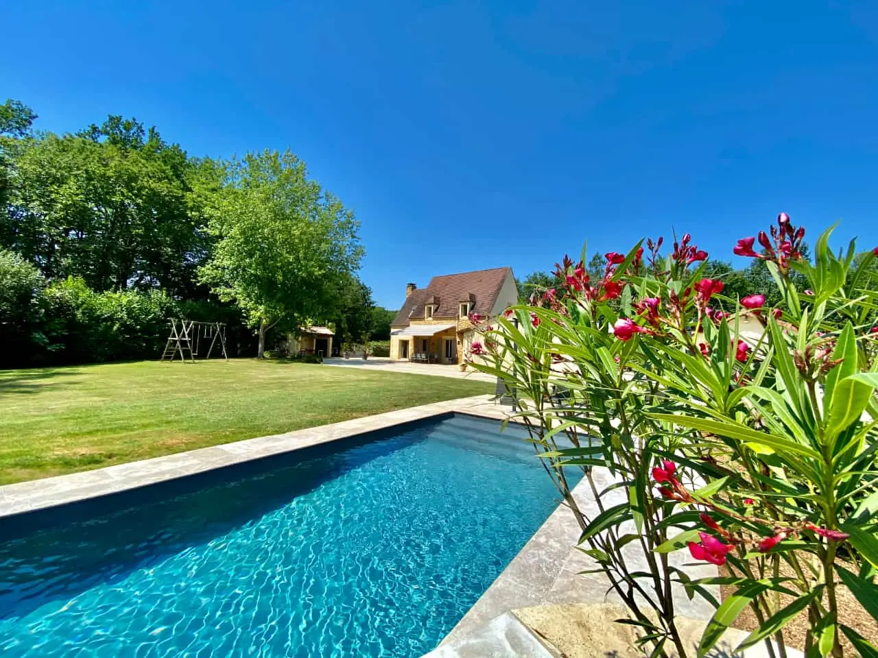 gite-le-panissal-grand gite climatisé - piscine privée et chauffée - proche sarlat (2)