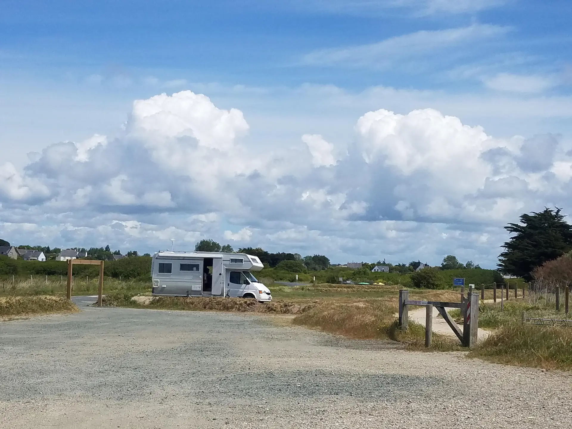 Parking Camping car rue Victor Hugo Penmarch