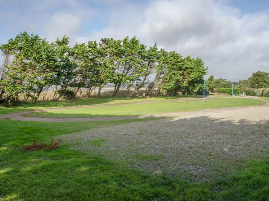 Aire-stationnement-camping-car-kerver-Saint-Gildas-de-Rhuys-Presqu'île-de-Rhuys-Golfe-du-Morbihan-Bretagne sud